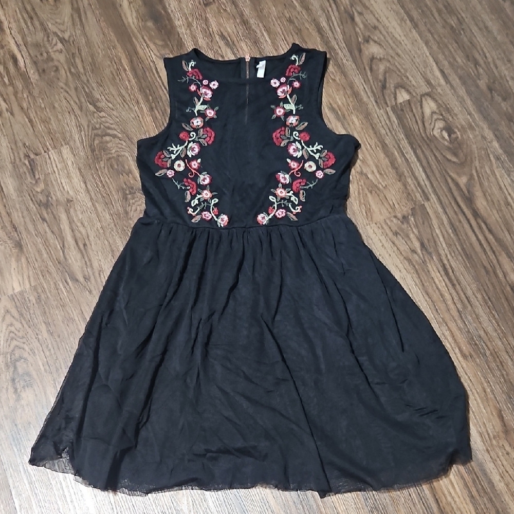 Xhilaration Black Mini Dress with Maroon Floral Design, Size Large